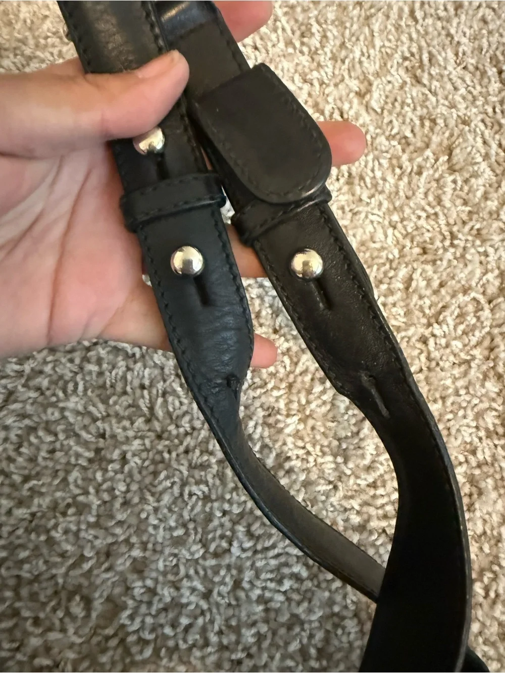 Gucci Black Leather Adjustable  Strap with silver hardware A36
